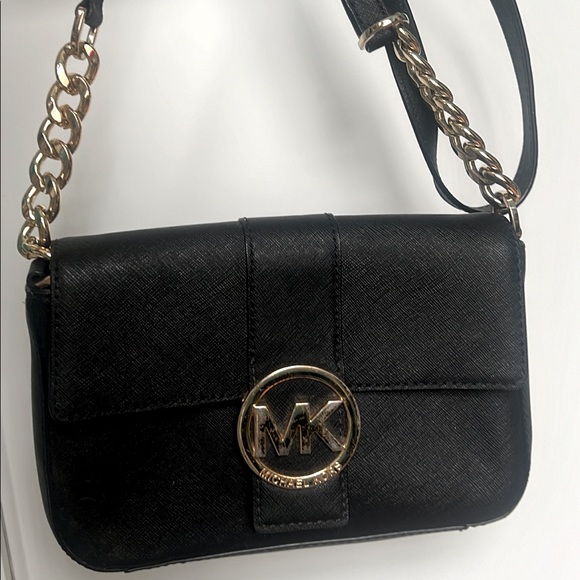 Micheal Kors Cross-body Purse - Picture 1 of 4